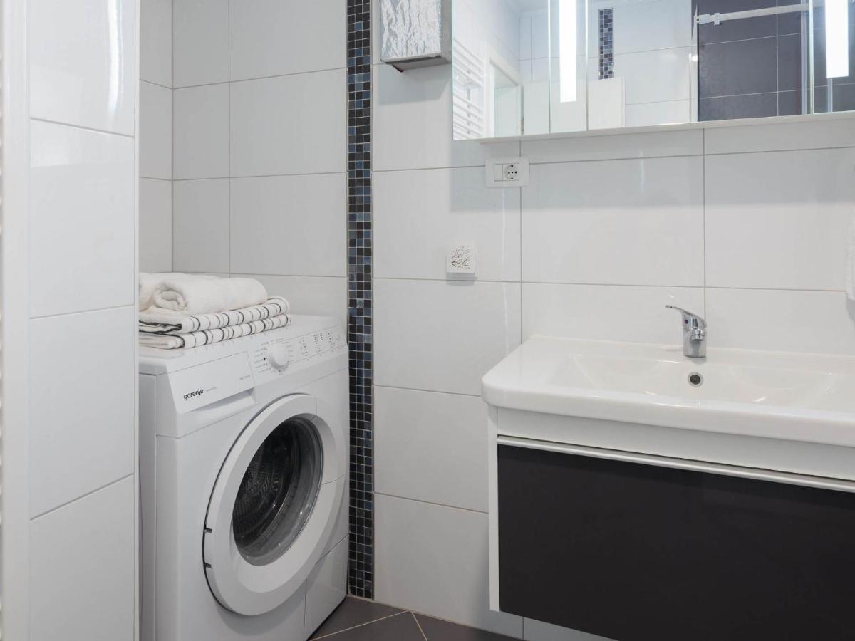 Apartment Lana St Supetar Extérieur photo