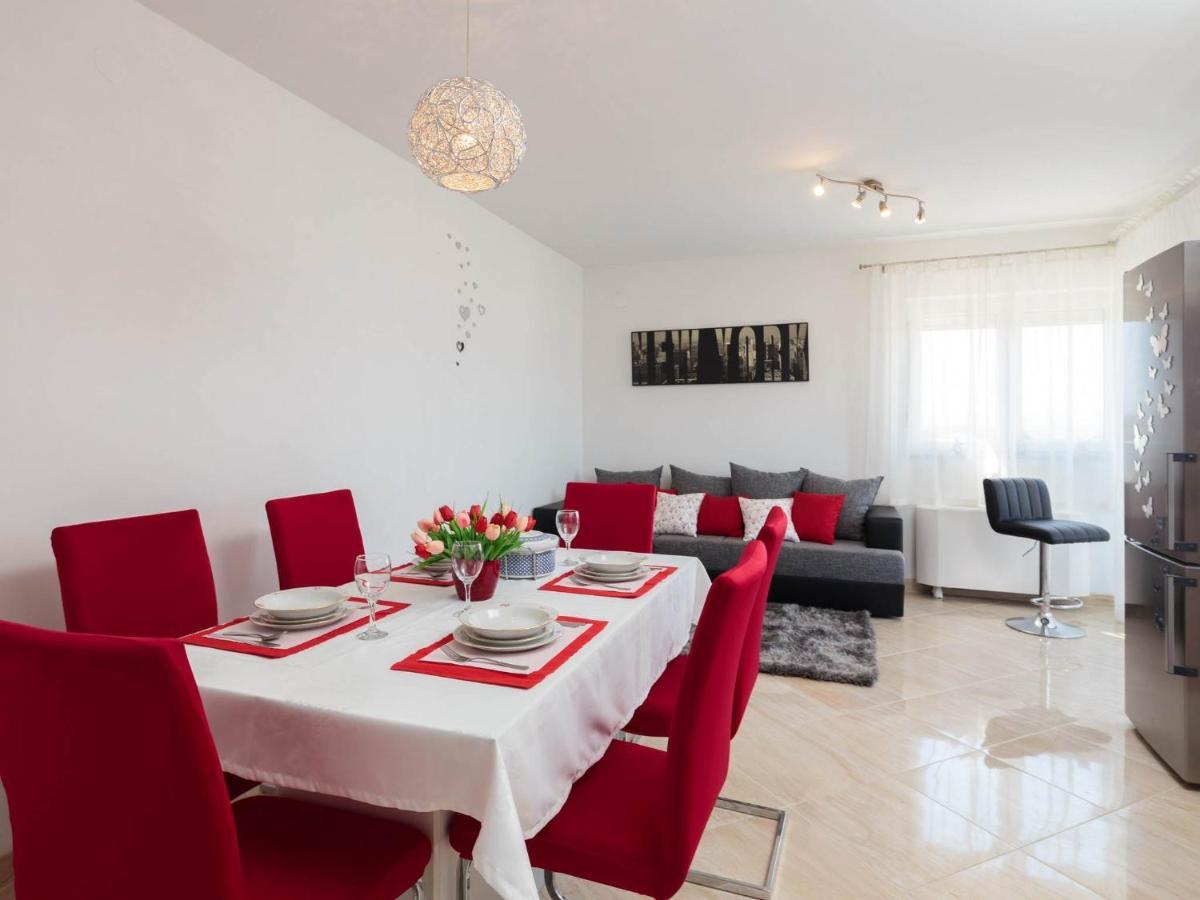 Apartment Lana St Supetar Extérieur photo