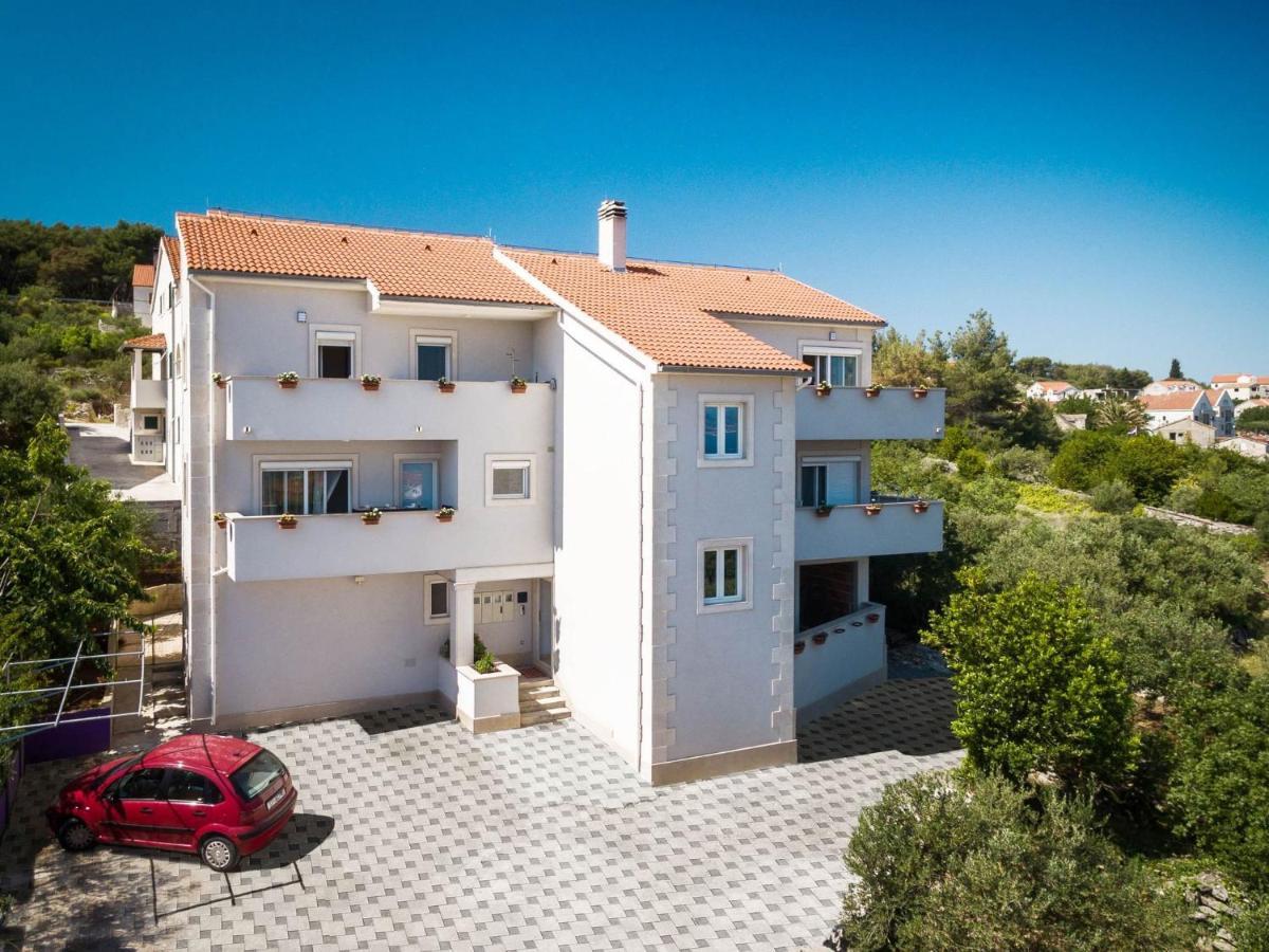 Apartment Lana St Supetar Extérieur photo